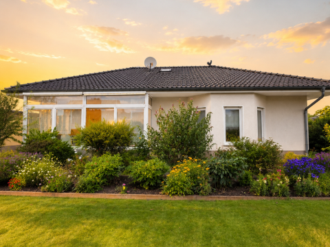 Modernes Einfamilienhaus mit Außenpool und Wintergarten in Zerbst/Anhalt